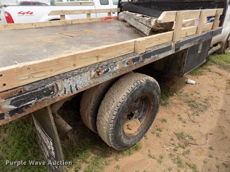 image for item FG9438 2009 Ford F350 Super Duty XL flatbed pickup truck