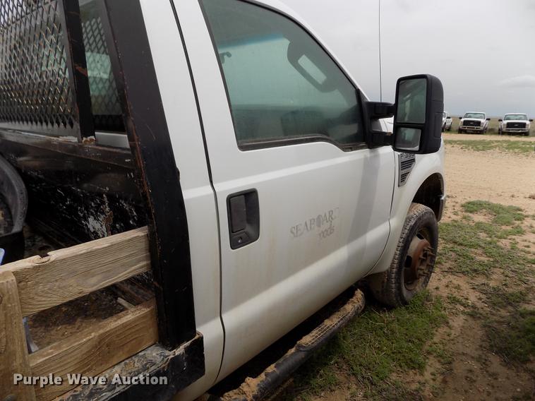 image for item FG9438 2009 Ford F350 Super Duty XL flatbed pickup truck