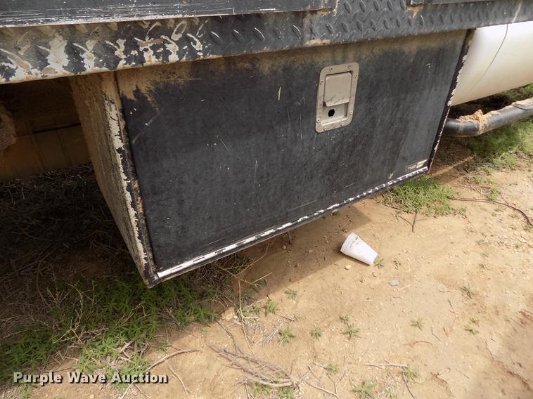 image for item FG9438 2009 Ford F350 Super Duty XL flatbed pickup truck