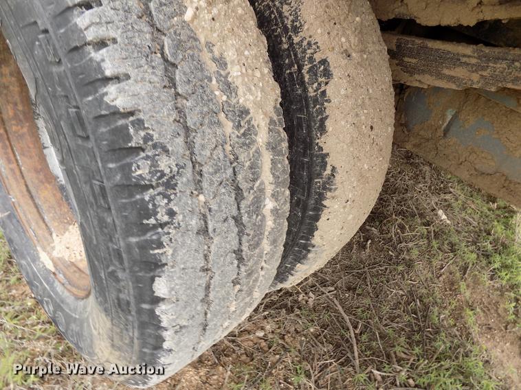 image for item FG9438 2009 Ford F350 Super Duty XL flatbed pickup truck