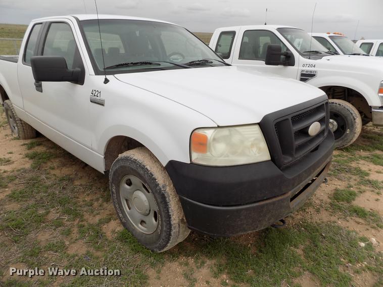 image for item FG9440 2006 Ford F150 XL SuperCab pickup truck