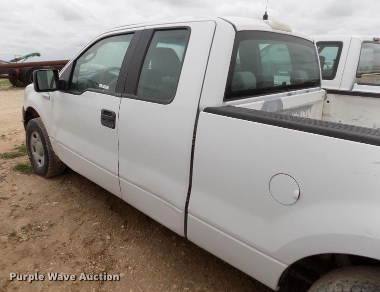 image for item FG9440 2006 Ford F150 XL SuperCab pickup truck