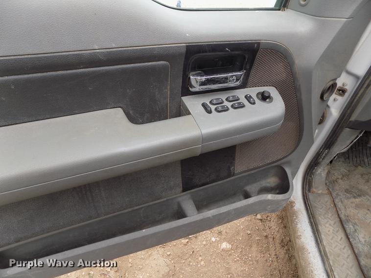 image for item FG9440 2006 Ford F150 XL SuperCab pickup truck