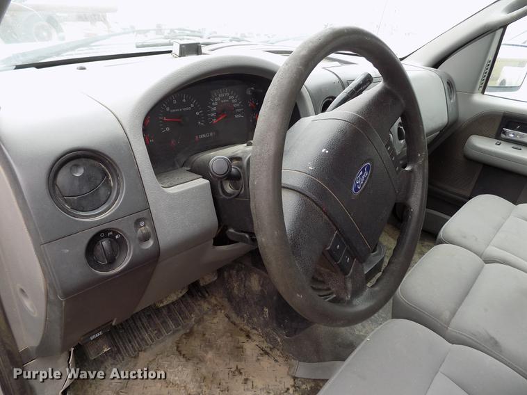 image for item FG9440 2006 Ford F150 XL SuperCab pickup truck