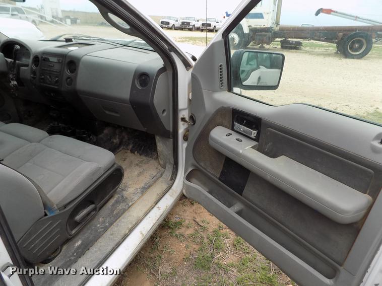 image for item FG9440 2006 Ford F150 XL SuperCab pickup truck