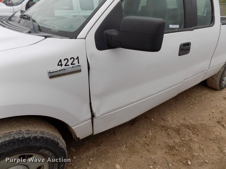 image for item FG9440 2006 Ford F150 XL SuperCab pickup truck