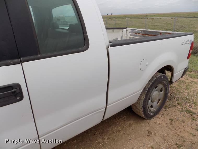image for item FG9440 2006 Ford F150 XL SuperCab pickup truck