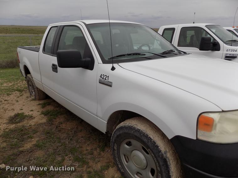 image for item FG9440 2006 Ford F150 XL SuperCab pickup truck