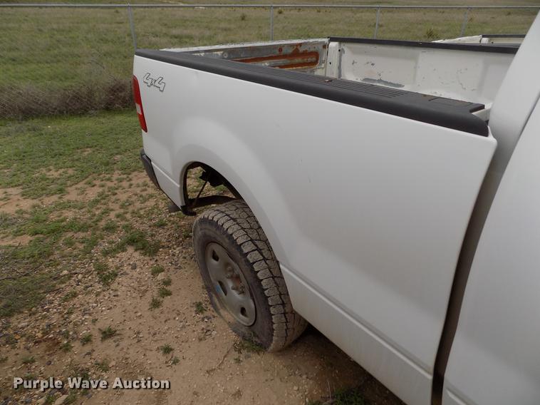 image for item FG9440 2006 Ford F150 XL SuperCab pickup truck