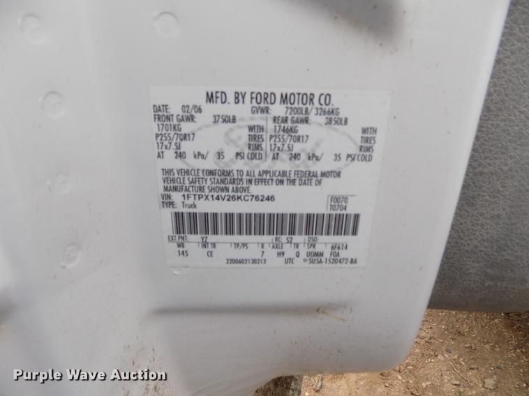 image for item FG9440 2006 Ford F150 XL SuperCab pickup truck