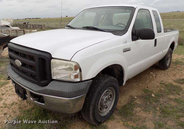 image for item FG9441 2006 Ford F250 Super Duty XL SuperCab pickup truck
