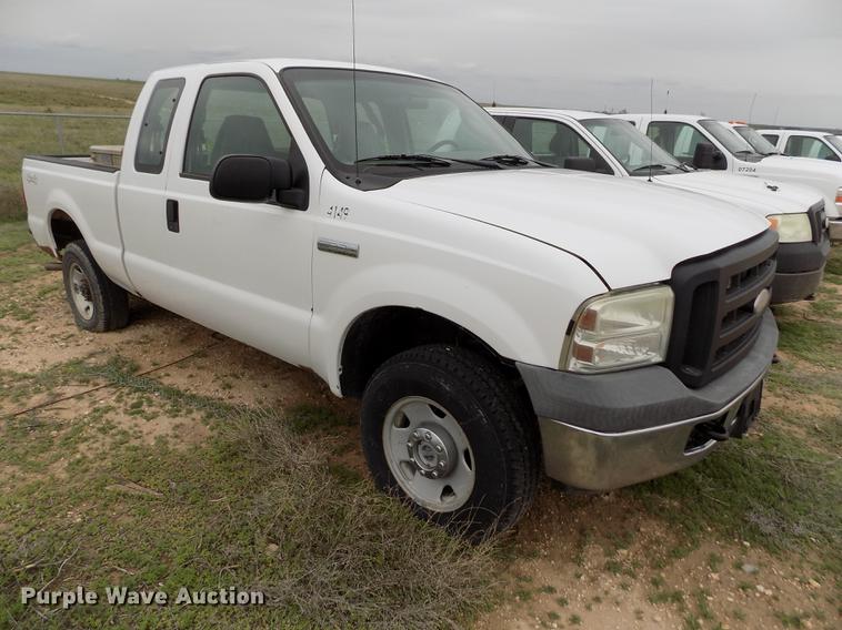 image for item FG9441 2006 Ford F250 Super Duty XL SuperCab pickup truck