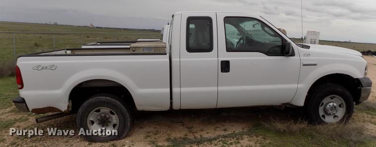 image for item FG9441 2006 Ford F250 Super Duty XL SuperCab pickup truck