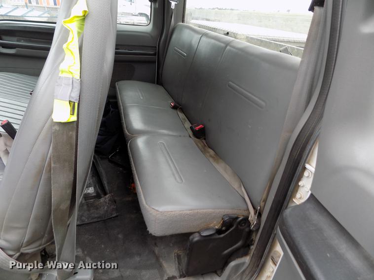 image for item FG9441 2006 Ford F250 Super Duty XL SuperCab pickup truck