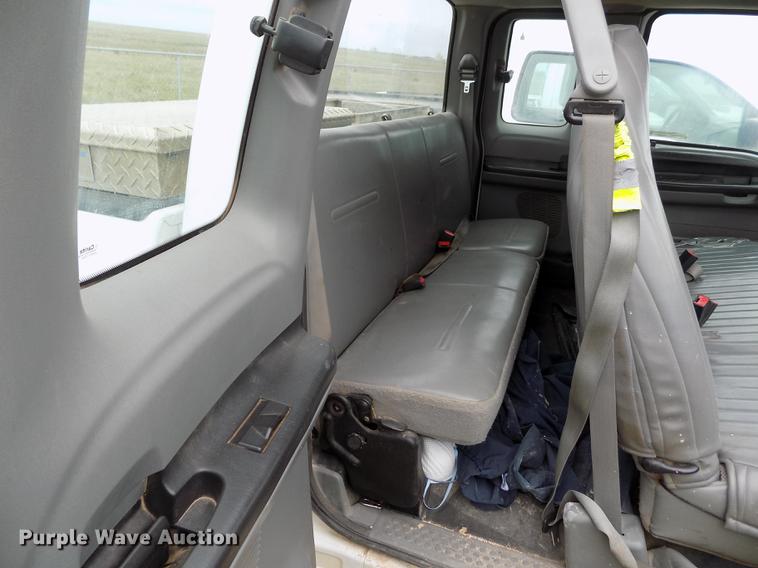 image for item FG9441 2006 Ford F250 Super Duty XL SuperCab pickup truck