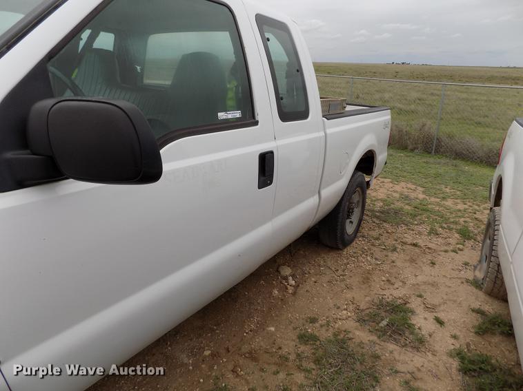 image for item FG9441 2006 Ford F250 Super Duty XL SuperCab pickup truck