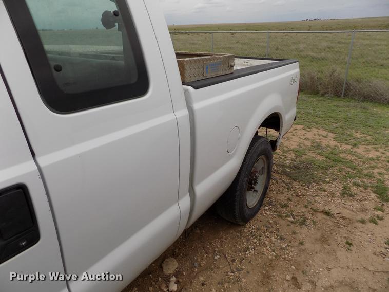 image for item FG9441 2006 Ford F250 Super Duty XL SuperCab pickup truck