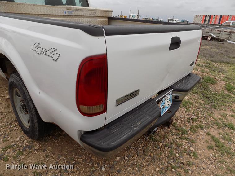 image for item FG9441 2006 Ford F250 Super Duty XL SuperCab pickup truck
