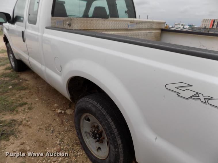 image for item FG9441 2006 Ford F250 Super Duty XL SuperCab pickup truck
