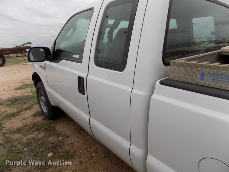 image for item FG9441 2006 Ford F250 Super Duty XL SuperCab pickup truck