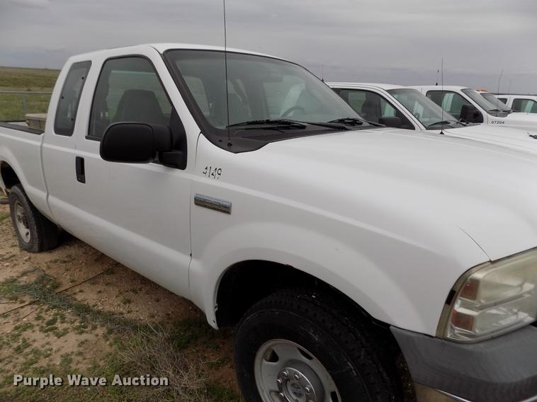 image for item FG9441 2006 Ford F250 Super Duty XL SuperCab pickup truck