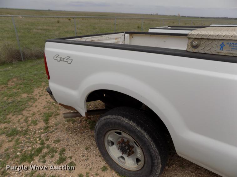 image for item FG9441 2006 Ford F250 Super Duty XL SuperCab pickup truck