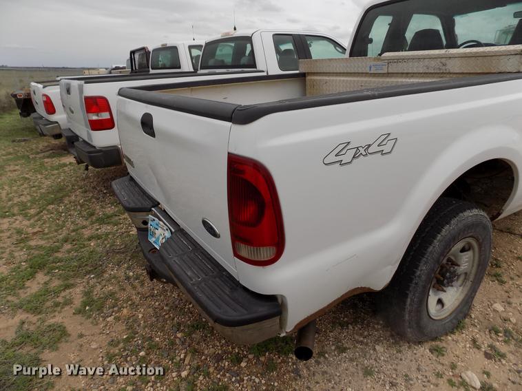 image for item FG9441 2006 Ford F250 Super Duty XL SuperCab pickup truck