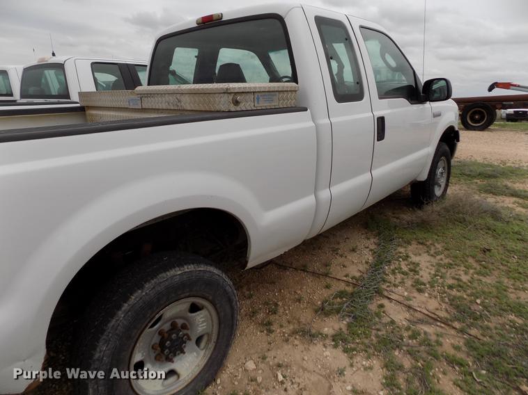 image for item FG9441 2006 Ford F250 Super Duty XL SuperCab pickup truck