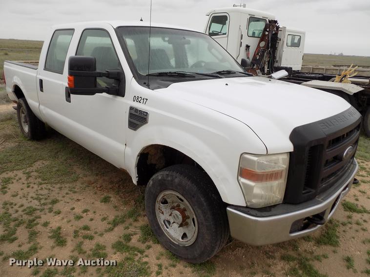 image for item FG9445 2008 Ford F250 Super Duty XL Crew Cab pickup truck