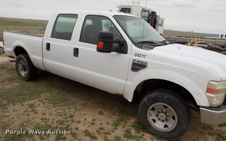 image for item FG9445 2008 Ford F250 Super Duty XL Crew Cab pickup truck