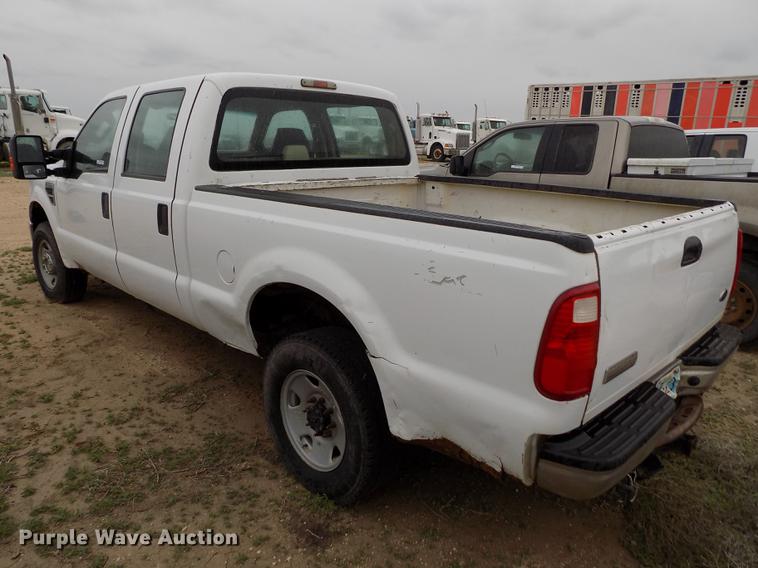 image for item FG9445 2008 Ford F250 Super Duty XL Crew Cab pickup truck