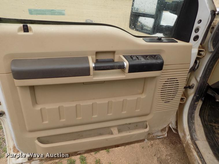 image for item FG9445 2008 Ford F250 Super Duty XL Crew Cab pickup truck