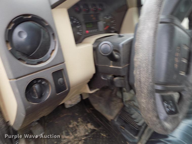 image for item FG9445 2008 Ford F250 Super Duty XL Crew Cab pickup truck