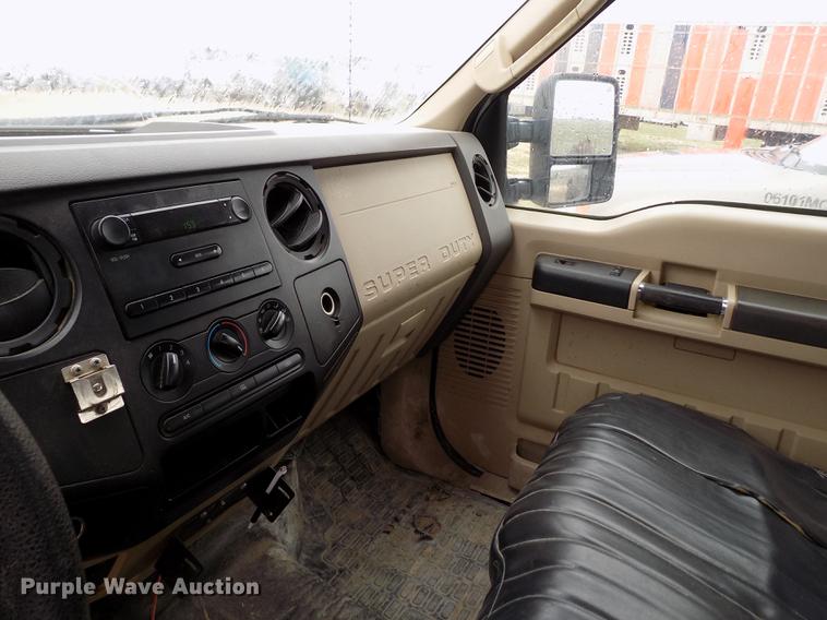 image for item FG9445 2008 Ford F250 Super Duty XL Crew Cab pickup truck