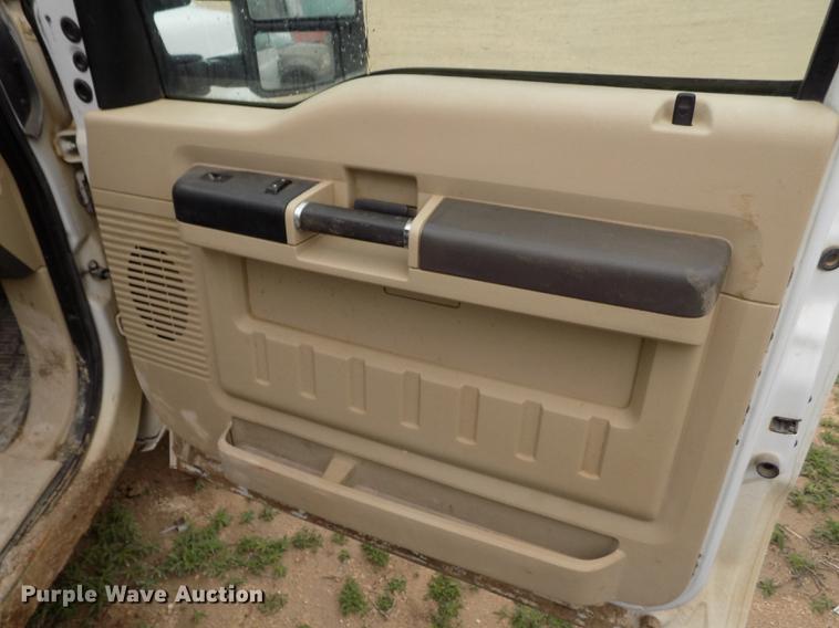 image for item FG9445 2008 Ford F250 Super Duty XL Crew Cab pickup truck