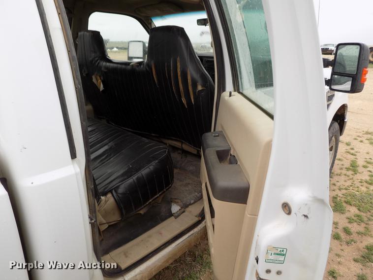 image for item FG9445 2008 Ford F250 Super Duty XL Crew Cab pickup truck