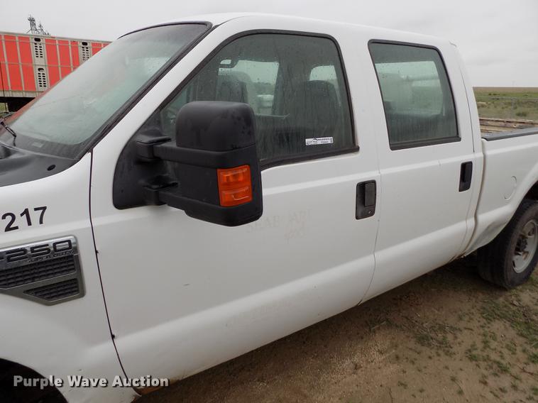 image for item FG9445 2008 Ford F250 Super Duty XL Crew Cab pickup truck