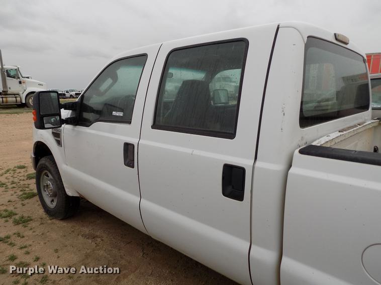 image for item FG9445 2008 Ford F250 Super Duty XL Crew Cab pickup truck