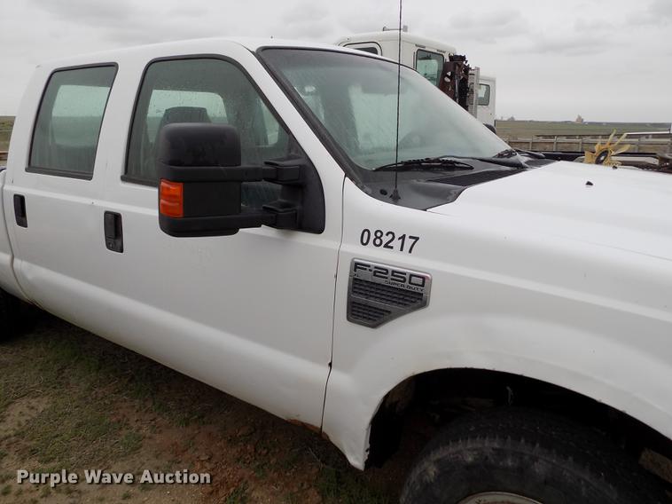 image for item FG9445 2008 Ford F250 Super Duty XL Crew Cab pickup truck