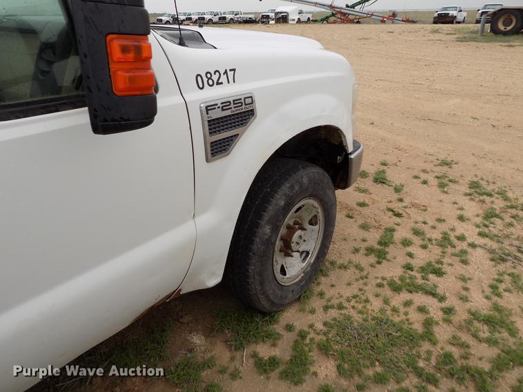 image for item FG9445 2008 Ford F250 Super Duty XL Crew Cab pickup truck