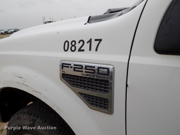 image for item FG9445 2008 Ford F250 Super Duty XL Crew Cab pickup truck