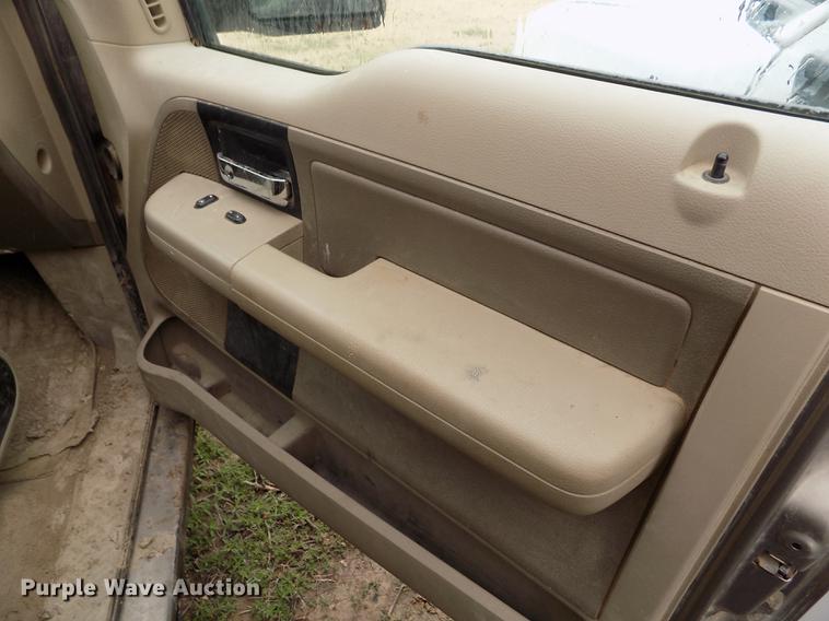 image for item FG9446 2006 Ford F150 XLT SuperCab pickup truck