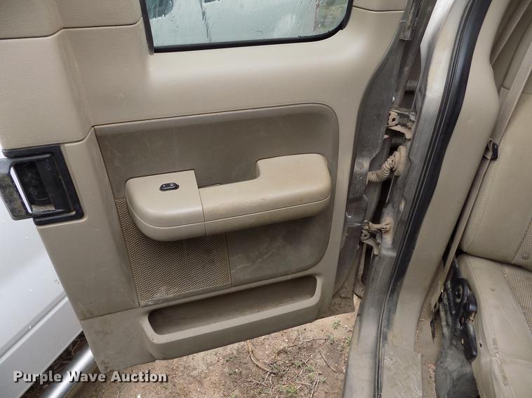 image for item FG9446 2006 Ford F150 XLT SuperCab pickup truck