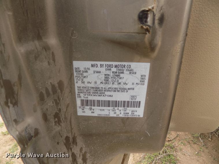 image for item FG9446 2006 Ford F150 XLT SuperCab pickup truck