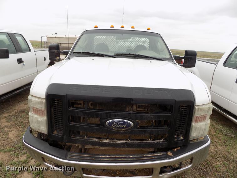 image for item FG9448 2009 Ford F350 Super Duty XL flatbed pickup truck