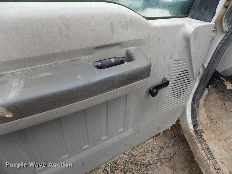 image for item FG9448 2009 Ford F350 Super Duty XL flatbed pickup truck