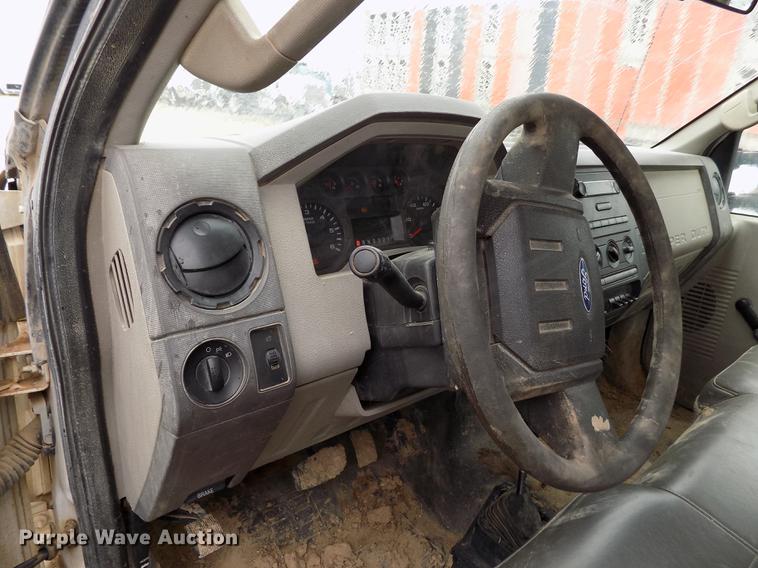 image for item FG9448 2009 Ford F350 Super Duty XL flatbed pickup truck