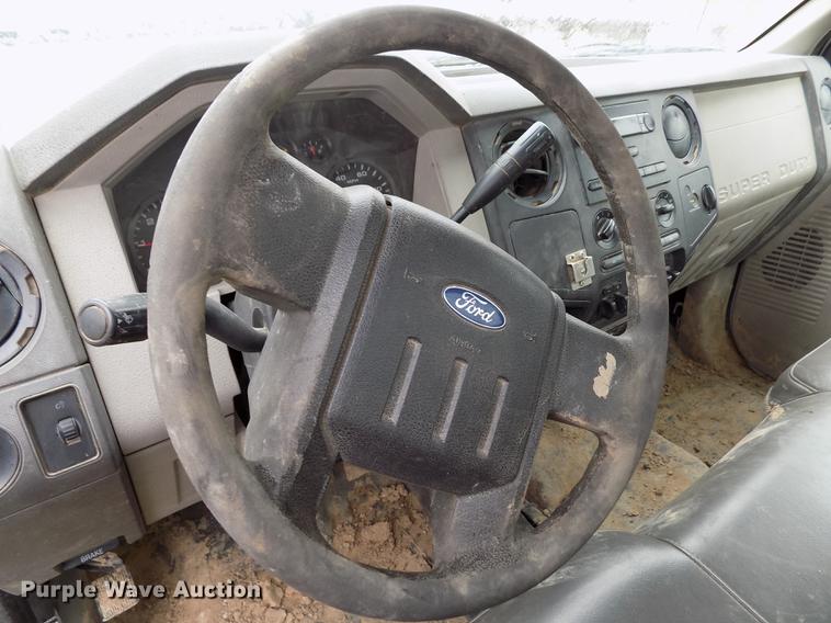 image for item FG9448 2009 Ford F350 Super Duty XL flatbed pickup truck