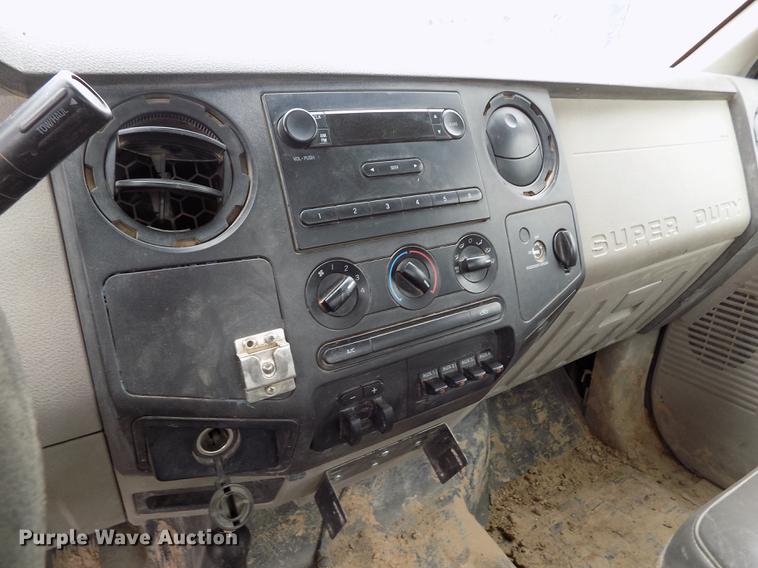 image for item FG9448 2009 Ford F350 Super Duty XL flatbed pickup truck