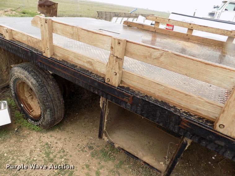 image for item FG9448 2009 Ford F350 Super Duty XL flatbed pickup truck